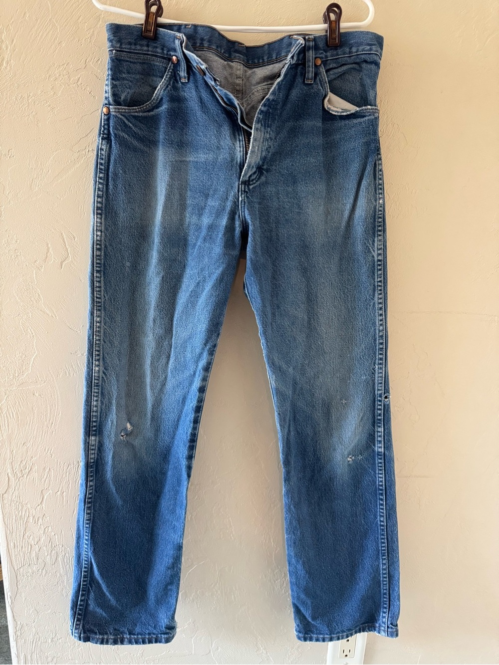 Wrangler Men's Straight Jeans in Blue Denim